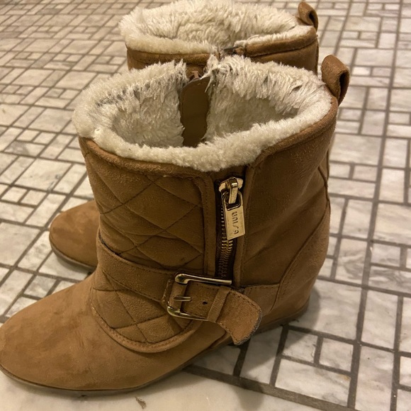 Booties - Picture 5 of 5